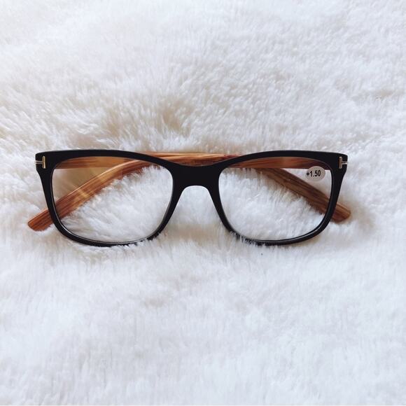 Olivia Black with Light Wood Reader Glasses - Picture 1 of 11